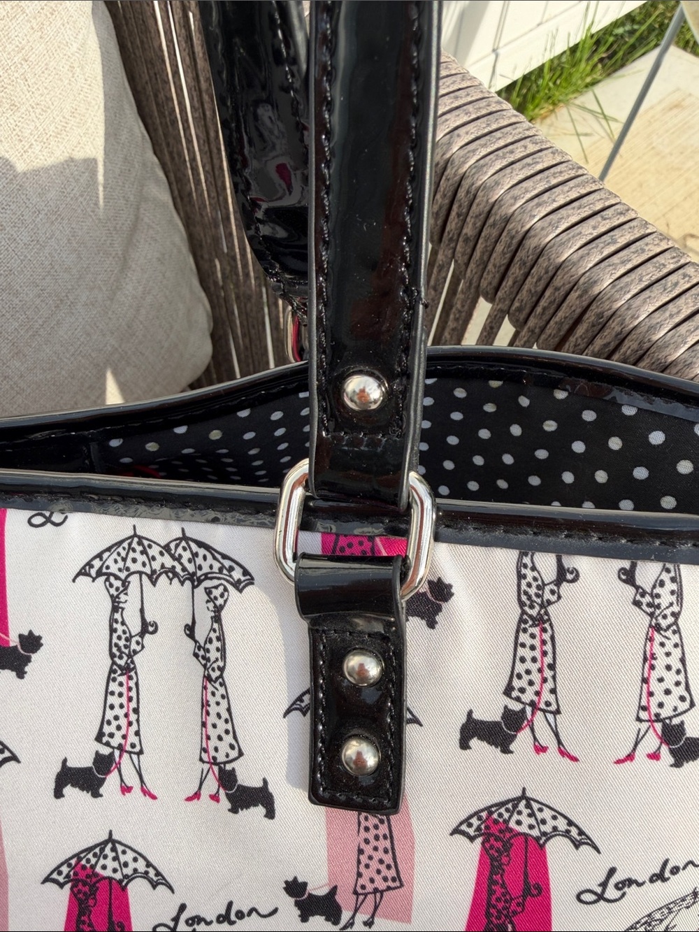 Lulu Guinness White Tote with Pink & Black Fashion Print - Picture 6 of 9